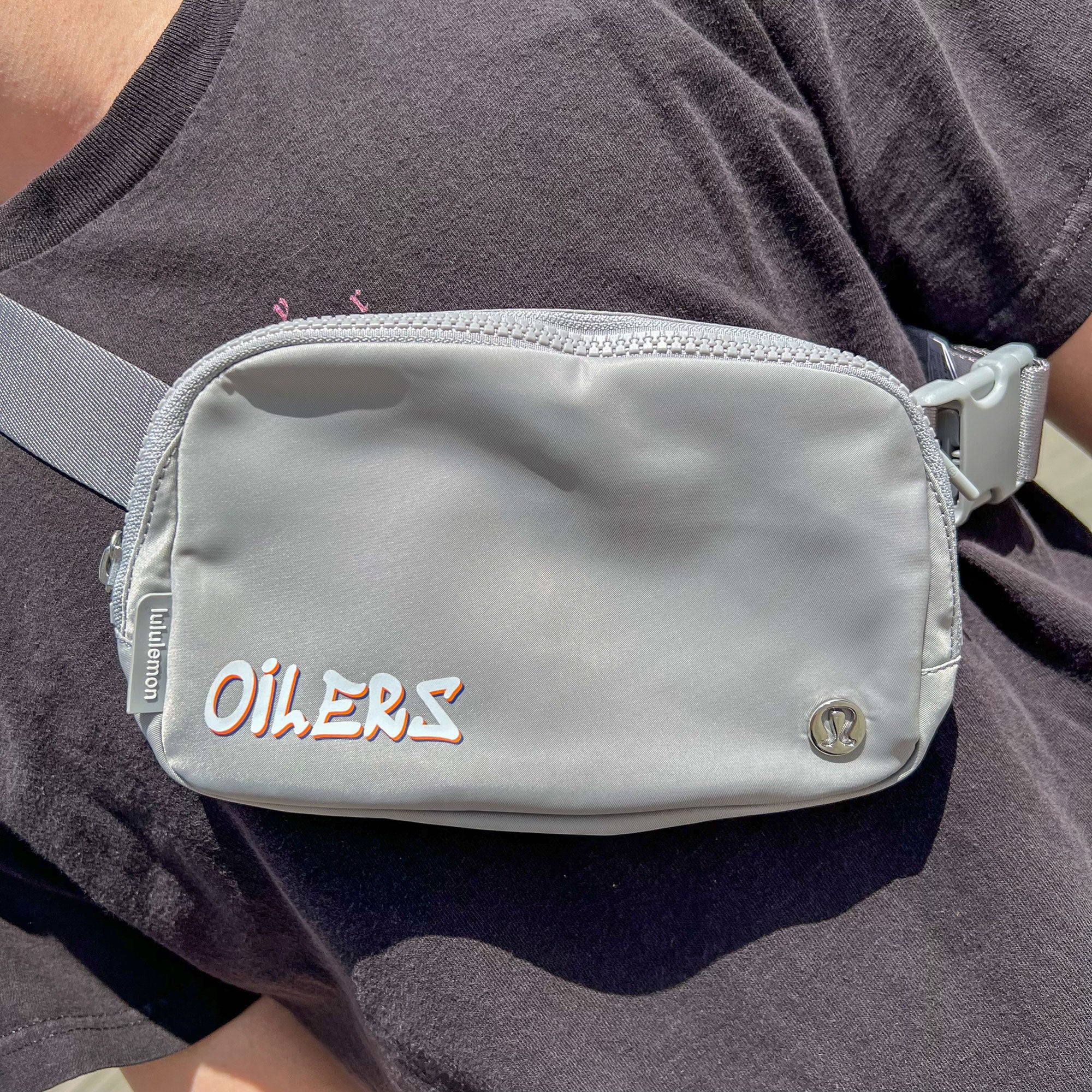 Lululemon Everywhere Belt outlet Bag Silver