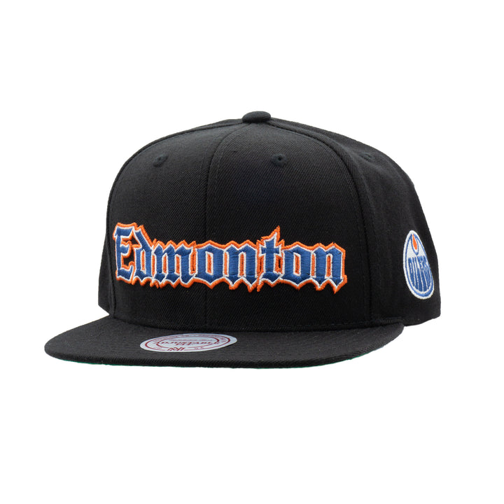 Edmonton Oilers Mitchell & Ness Old English Black Snapback Hat